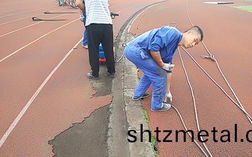 塑膠跑道破損