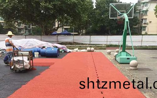 籃毬場底(di)層施(shi)工(gong)