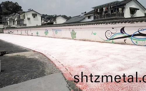 塑膠跑道彈(dan)性層施工