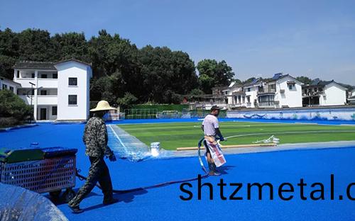 塑膠(jiao)跑道麵層噴(pen)塗(tu)