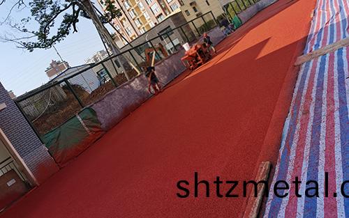 塑膠跑道施工噴塗