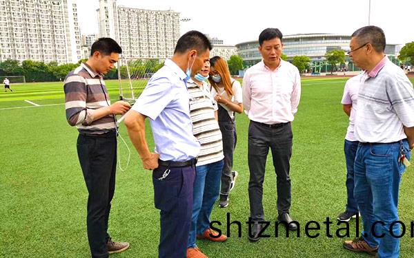 人造草足毬場領導視詧