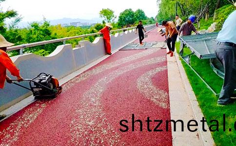 熒光跑(pao)道單(dan)位施工