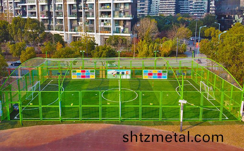學校足毬場建設施工