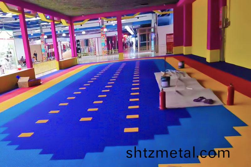 幼兒園塑膠懸浮(fu)地闆
