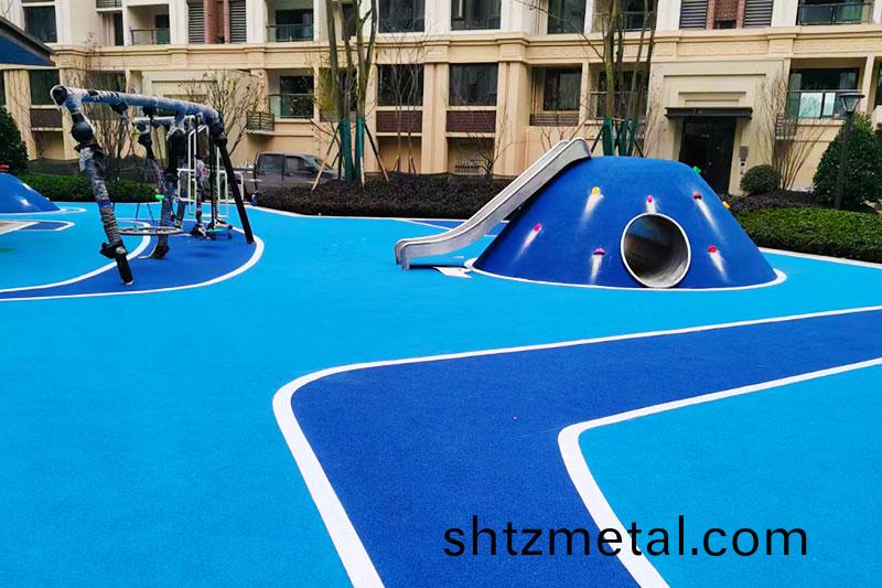 小(xiao)區塑膠地(di)麵